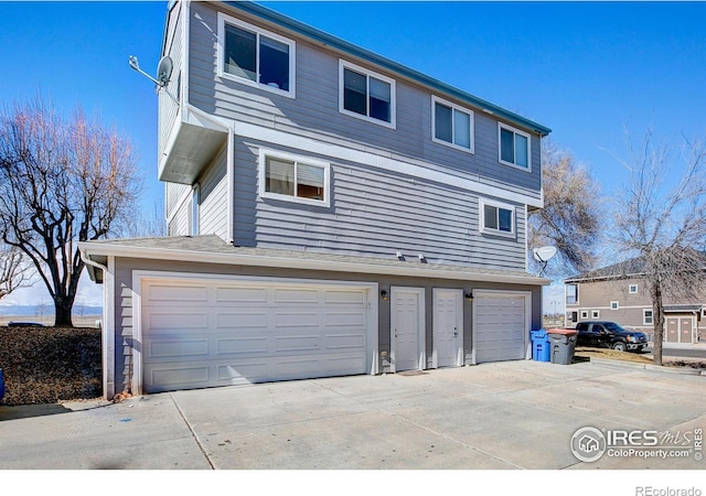 exterior space featuring driveway