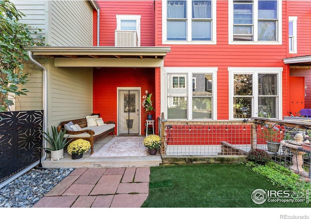 property entrance with covered porch