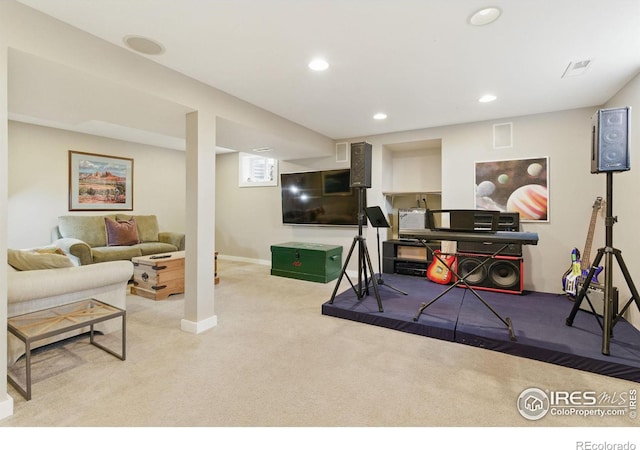 workout area with baseboards, carpet flooring, visible vents, and recessed lighting