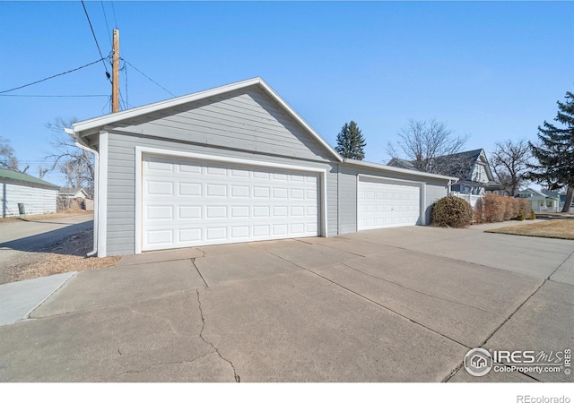 view of detached garage