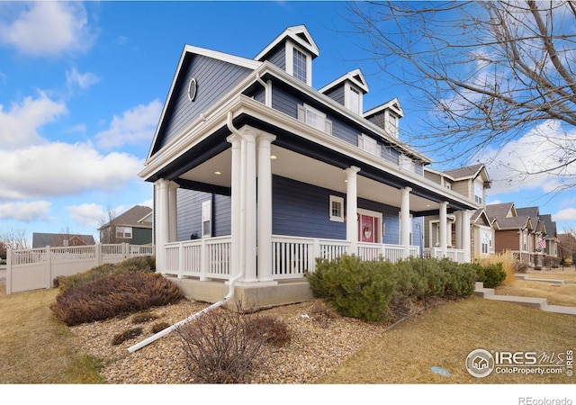 view of front of home featuring a porch