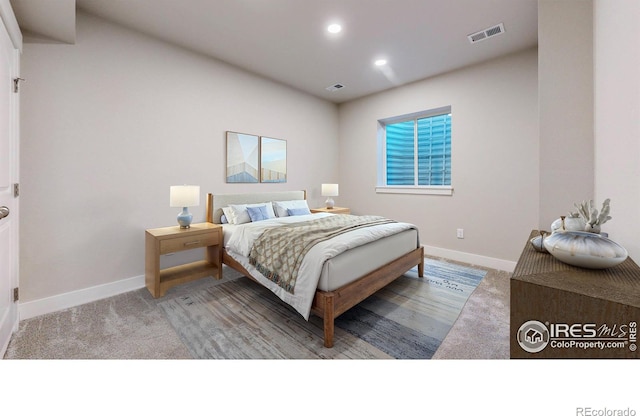 bedroom featuring carpet, visible vents, baseboards, and recessed lighting