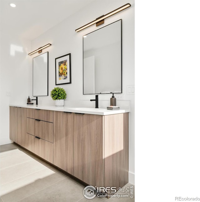 2586 3rd St, Boulder, CO 80304 - full bath with double vanity and recessed lighting