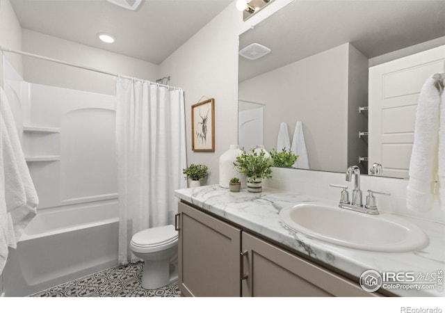 full bathroom featuring recessed lighting, visible vents, toilet, shower / bath combo, and vanity