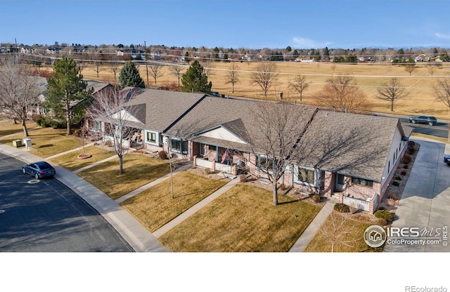 view of front of house featuring a front yard