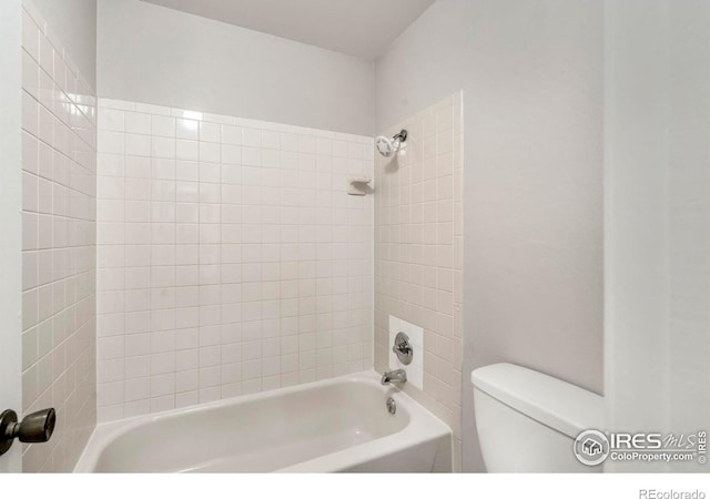 3565 Windmill Dr Unit 5, Fort Collins, CO 80526 - bathroom featuring toilet and shower / tub combination