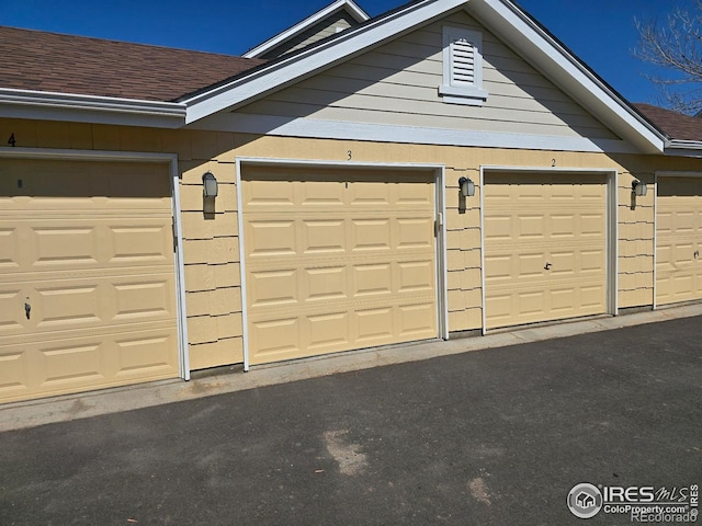 4615 Hahns Peak Dr Unit 202, Loveland, CO 80538 - view of garage