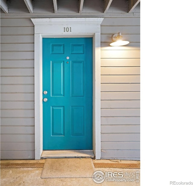 view of property entrance
