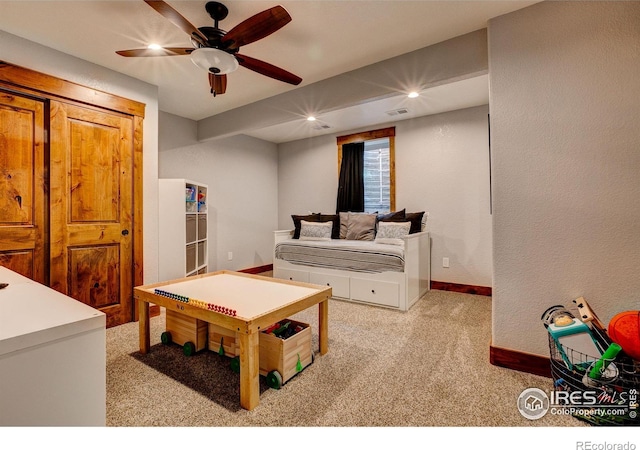 living area featuring visible vents, a ceiling fan, recessed lighting, baseboards, and light colored carpet