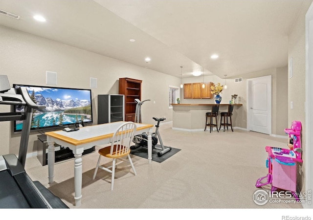 office space featuring visible vents, recessed lighting, and baseboards