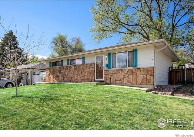 2 Lincoln Pl, Longmont, CO 80501 - ranch-style house with stone siding