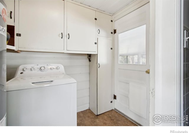 800 W 10th St, Loveland, CO 80537 - laundry room with washer / clothes dryer and cabinet space