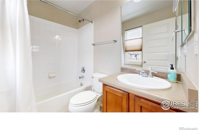 5543 Calgary St, Timnath, CO 80547 - full bath featuring toilet, shower / bath combination with curtain, and vanity