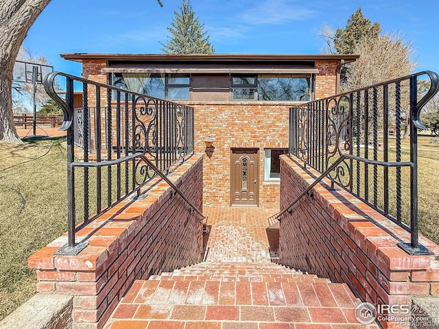 exterior space with a yard