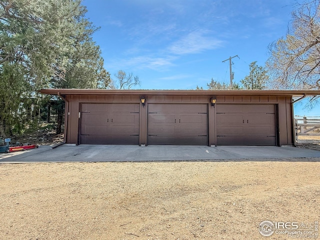 view of detached garage