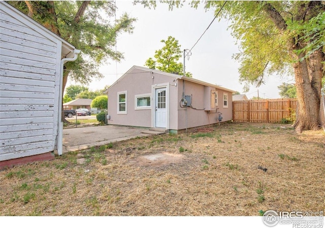 618 19th Ave, Greeley, CO 80631 - back of property featuring fence and a patio area