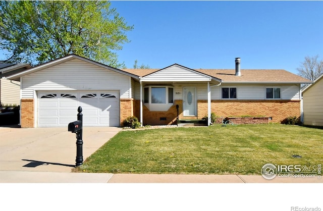 ranch-style house with roof with shingles, driveway, brick siding, a garage, and a front yard