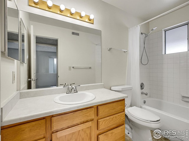 1094 S Dearborn St Unit 301, Aurora, CO 80012 - full bath featuring shower / bath combination with curtain, toilet, and vanity