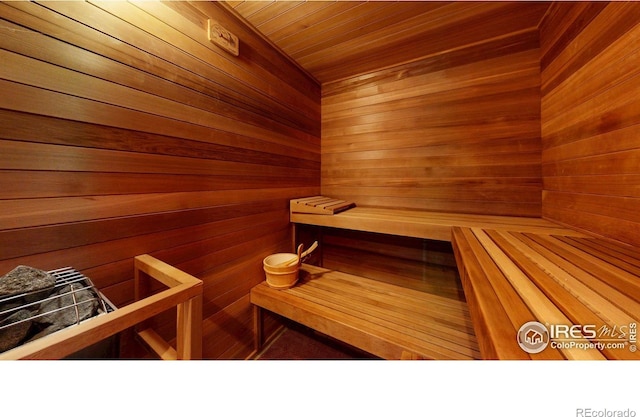 view of sauna / steam room