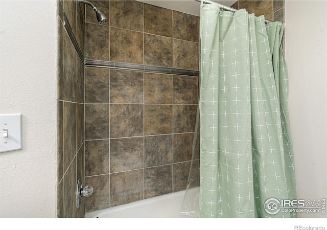 319 Camino Bosque, Boulder, CO 80302 - full bath featuring shower / bath combination with curtain