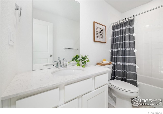 2260 Crescent Cir, Erie, CO 80026 - full bathroom featuring vanity, toilet, and shower / tub combo