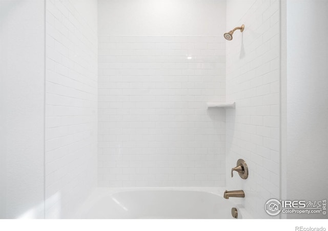 840 Clover Loop, Lafayette, CO 80026 - full bath with bathing tub / shower combination