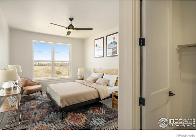 bedroom with a ceiling fan