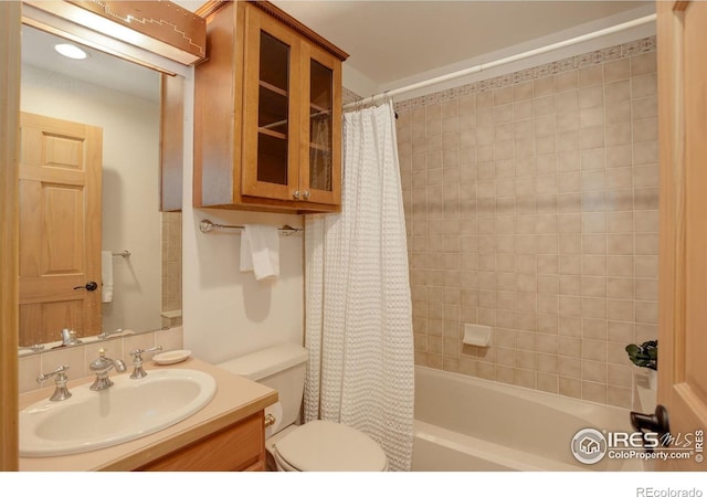 1460 Quince Ave Unit S102, Boulder, CO 80304 - full bath with toilet, vanity, and shower / bathtub combination with curtain