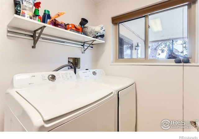 4475 Laguna Pl Unit 206, Boulder, CO 80303 - laundry area featuring independent washer and dryer
