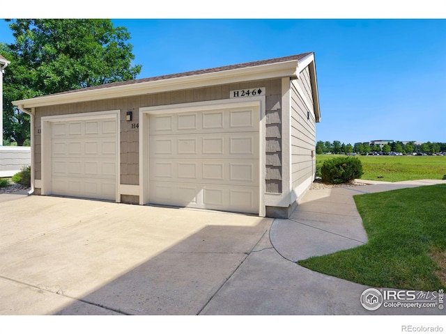 view of detached garage