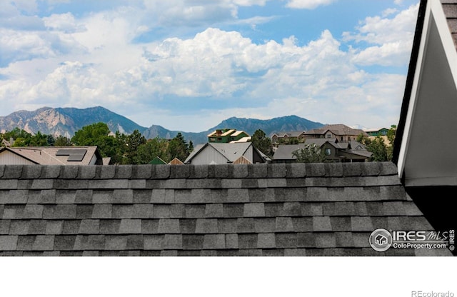 914 Eldorado Ln, Louisville, CO 80027 - details featuring a mountain view