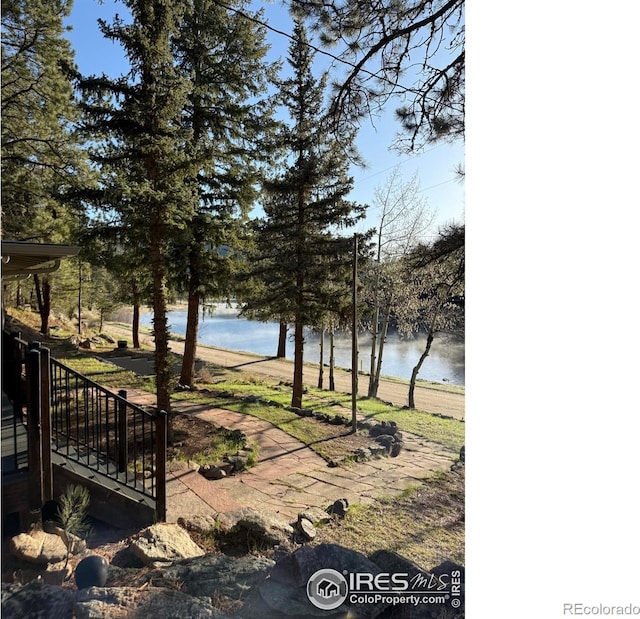 565 Hemlock Dr, Lyons, CO 80540 - view of yard featuring a water view
