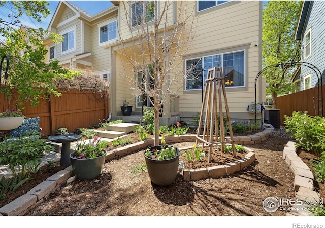 1278 Hummingbird Cir Unit D, Longmont, CO 80501 - back of property featuring fence