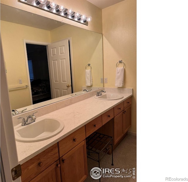 10305 Charissglen Cir, Highlands Ranch, CO 80126 - ensuite bathroom featuring double vanity
