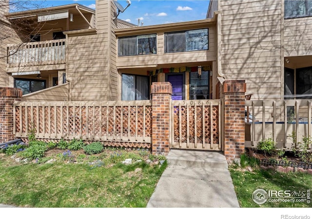 5086 Buckingham Rd, Boulder, CO 80301 - view of front facade featuring a chimney