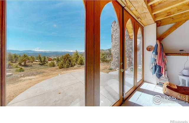 entryway with a mountain view
