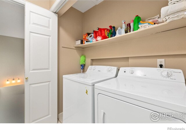 1380 Swainson Rd, Eaton, CO 80615 - laundry room with washer and dryer