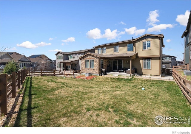 25190 E Nova Pl, Aurora, CO 80016 - back of house with a residential view