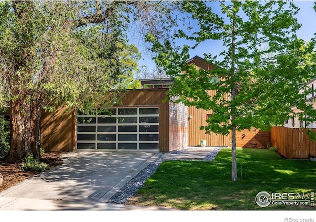711 Hawthorn Ave, Boulder, CO 80304 - view of front facade featuring concrete driveway