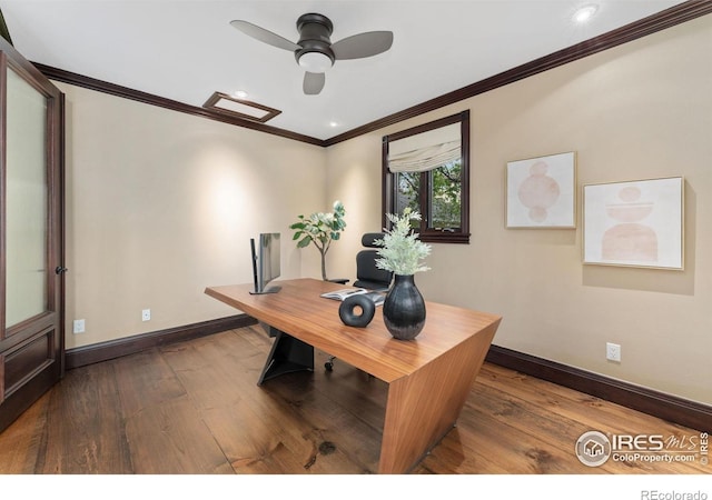 home office with ornamental molding, hardwood / wood-style flooring, baseboards, ceiling fan, and recessed lighting