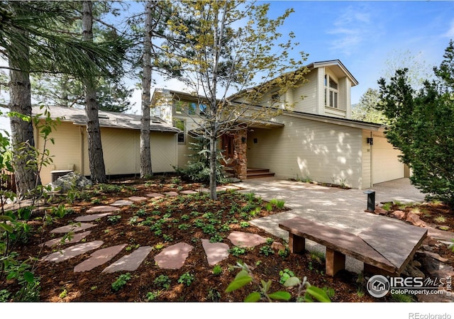 560 Northstar Ct, Boulder, CO 80304 - mid-century modern home with a garage