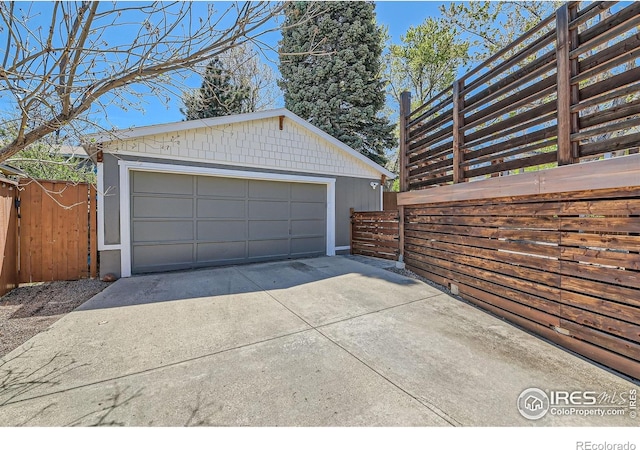 2550 Woodstock Pl, Boulder, CO 80305 - detached garage with fence