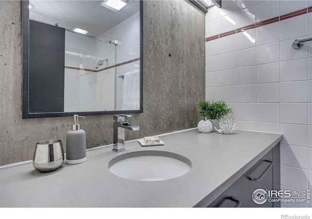 505 Geneva Ave, Boulder, CO 80302 - bathroom featuring vanity and a tile shower
