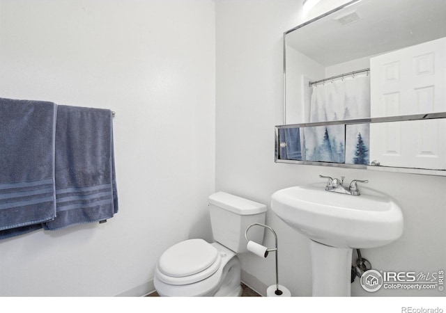 710 Sedge Way, Lafayette, CO 80026 - full bath with toilet and baseboards