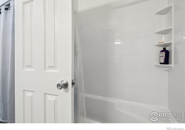 710 Sedge Way, Lafayette, CO 80026 - bathroom featuring shower / bath combo