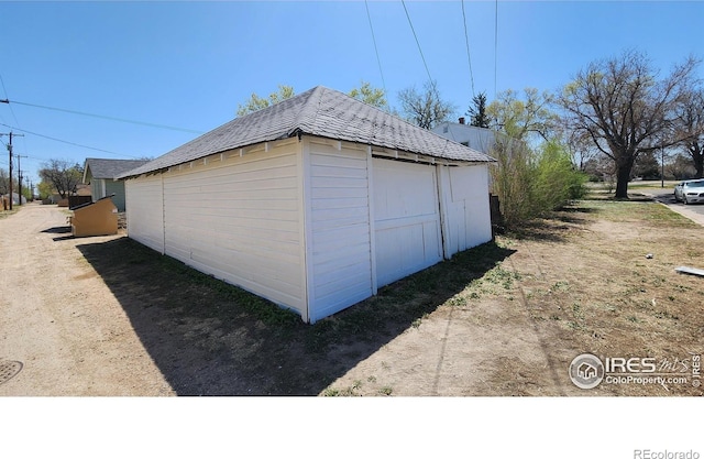 view of outdoor structure featuring an outdoor structure