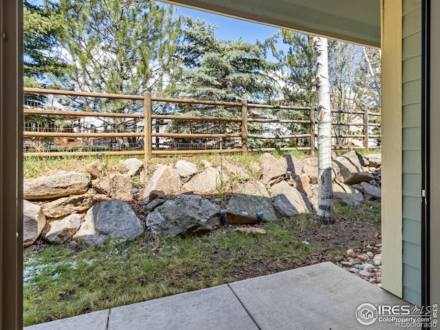 865 Crabapple Ln, Estes Park, CO 80517 - view of yard with fence