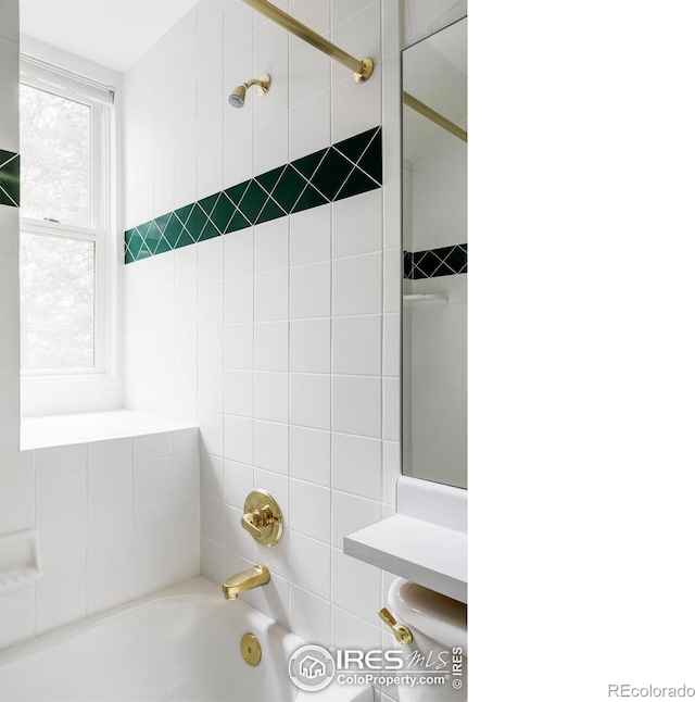 910 Kalmia Ave, Boulder, CO 80304 - full bath featuring a tub to relax in and a shower