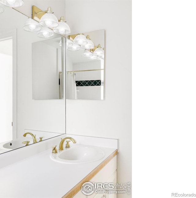 910 Kalmia Ave, Boulder, CO 80304 - full bath featuring vanity