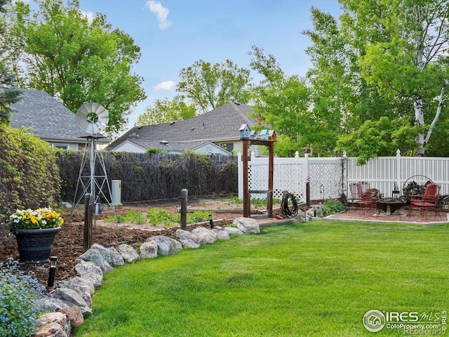 view of yard with a patio